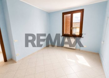 Stanza vuota - Trilocale vicolo durini
 
3, Gambarana - foto 10