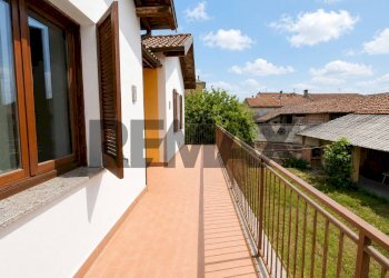 Balcone - Trilocale vicolo durini
 
3, Gambarana - foto 12