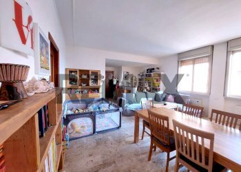 Sala da pranzo - Trilocale Via Crosa della Maccarina
 
16, Novi Ligure - foto 4