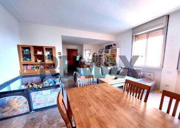 Sala da pranzo - Trilocale Via Crosa della Maccarina
 
16, Novi Ligure - foto 5