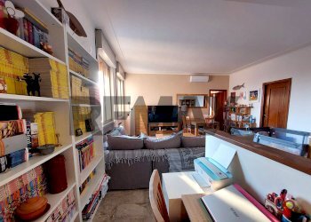 Soggiorno - Trilocale Via Crosa della Maccarina
 
16, Novi Ligure - foto 6