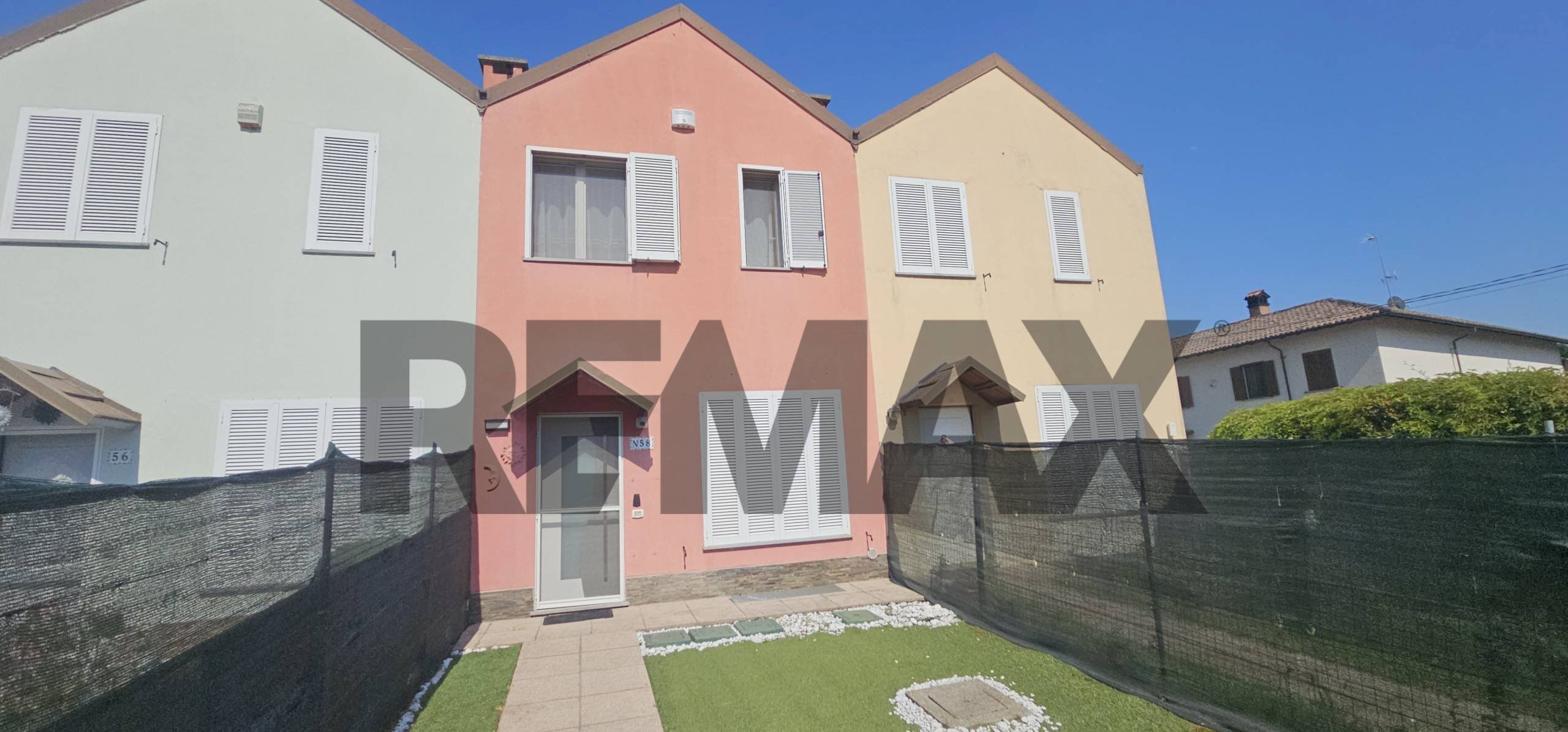 Casa all\'aperto - Villa a Schiera Via Suor Ermanna Patroni
 
58, Dorno - foto 1
