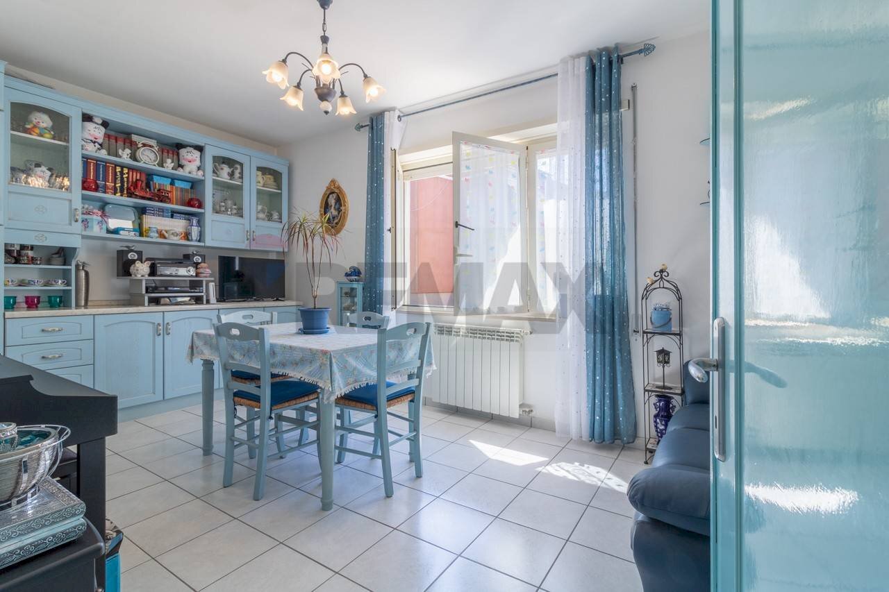 Sala da pranzo - Trilocale Via Peleo Caporossi
 
5, Ischia di Castro - foto 1