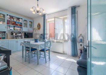 Sala da pranzo - Three-room apartment Via Peleo Caporossi
 
5, Ischia di Castro - photo 1