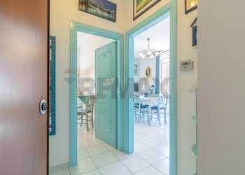 Hall / corridoio - Three-room apartment Via Peleo Caporossi
 
5, Ischia di Castro - photo 2