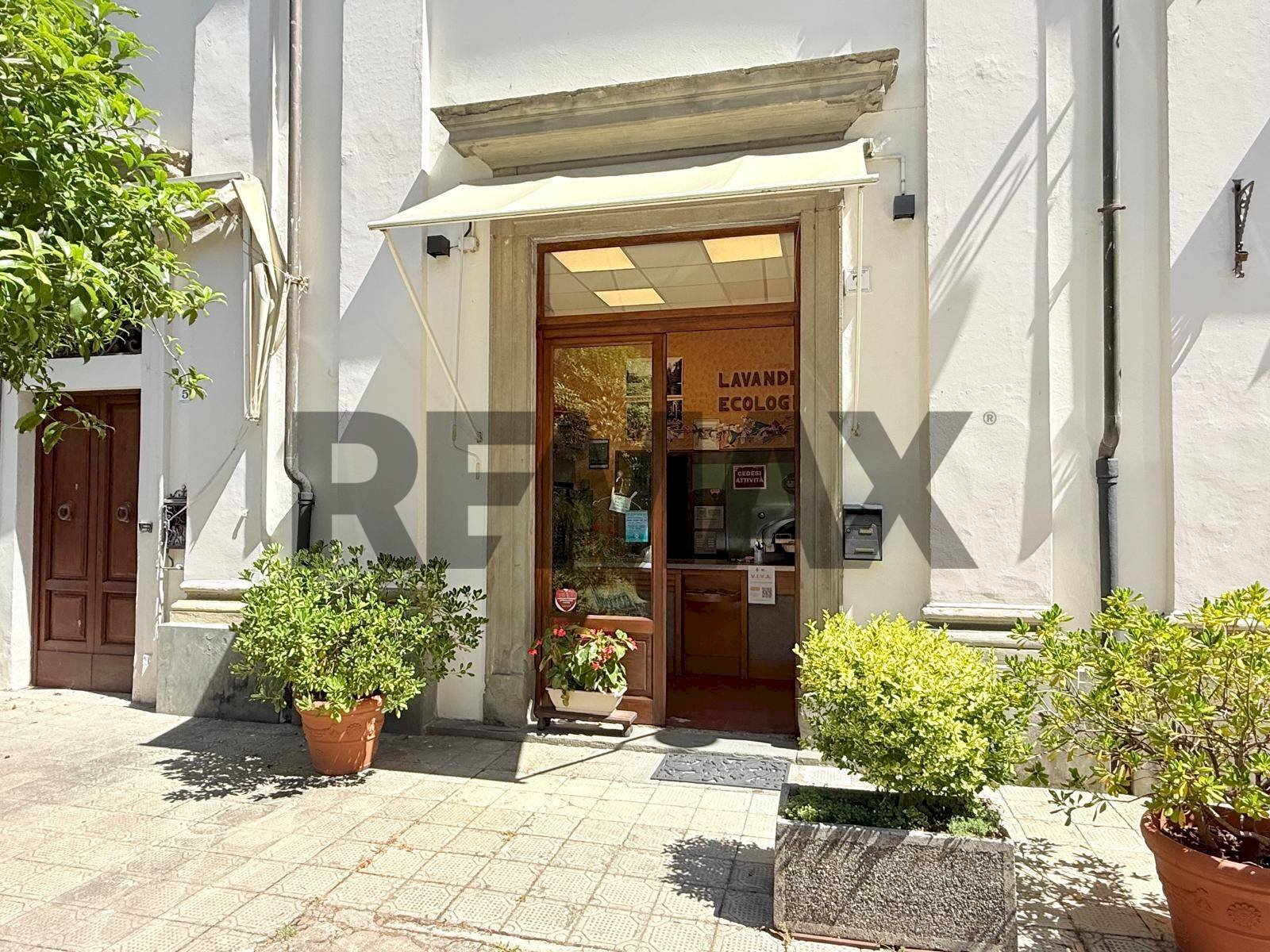 Edificio all\'aperto - Attività Commerciale VIA BAGNI CALDI
 
7, Bagni di Lucca - foto 1