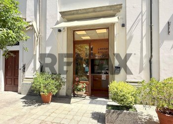 Edificio all\'aperto - Attività Commerciale VIA BAGNI CALDI
7, Bagni di Lucca - foto 1