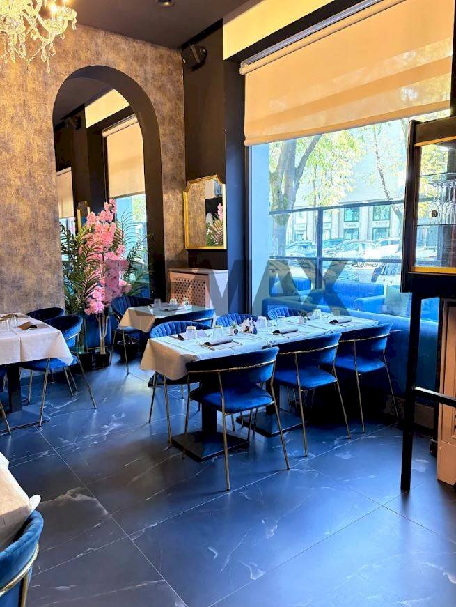 Sala da pranzo - Attività Commerciale Via Principe Eugenio
15, Milano - foto 2