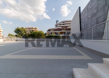 Edificio all\'aperto - Locale Commerciale vie delle Calle
snc, Guidonia Montecelio - foto 8