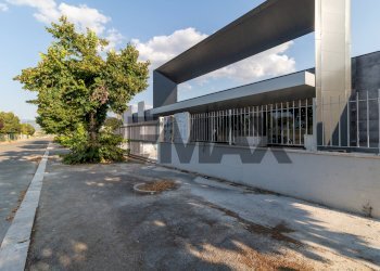 Edificio all\'aperto - Locale Commerciale vie delle Calle
snc, Guidonia Montecelio - foto 21
