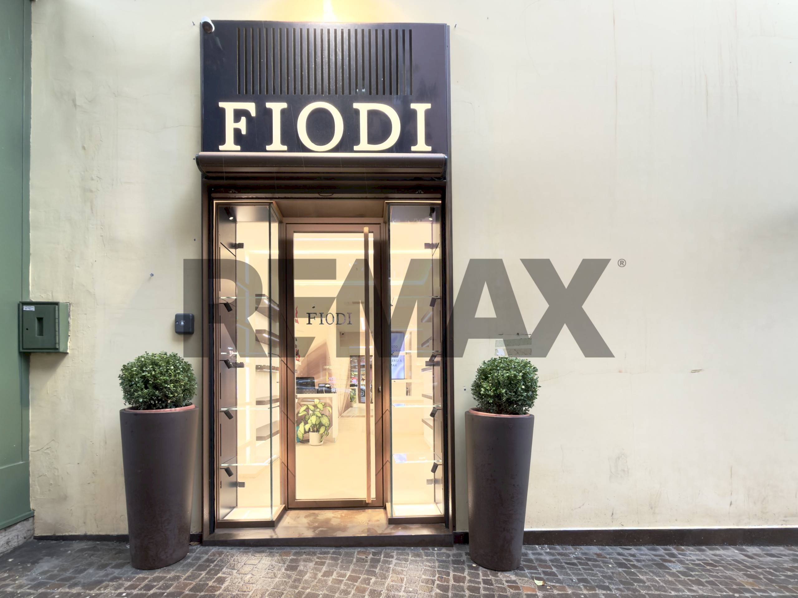 Edificio all\'aperto - Commercial Activity Via Tino Di Camaino
 
19, Napoli - photo 1
