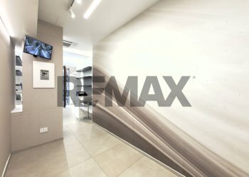 Hall / corridoio - Commercial Activity Via Tino Di Camaino
19, Napoli - photo 7