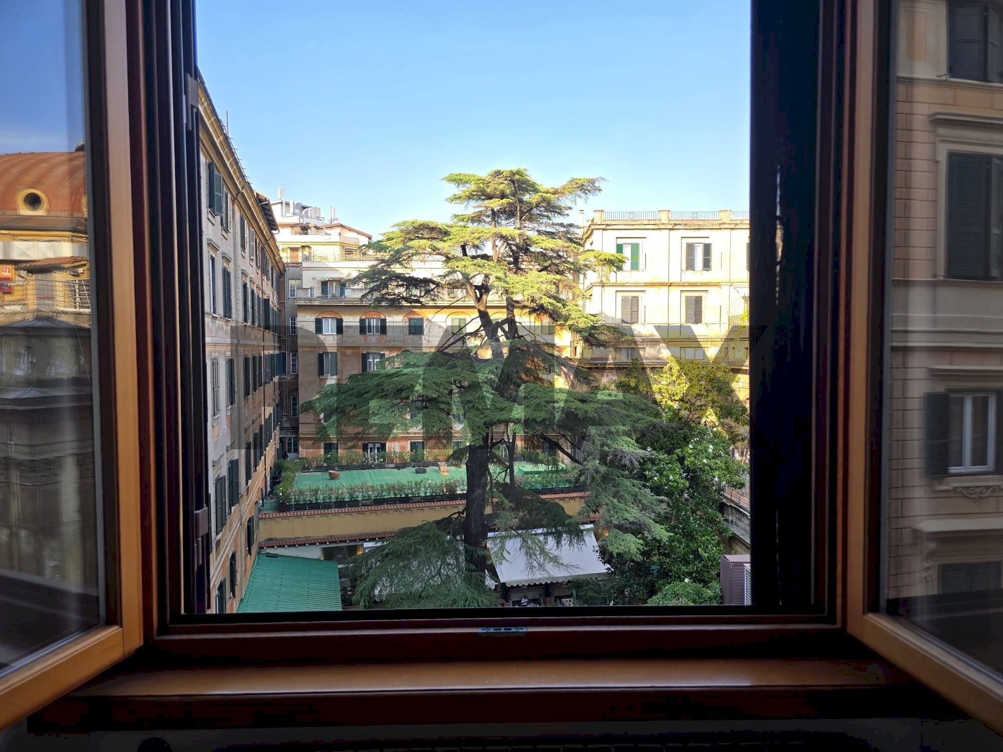 Dettagli - Four-room apartment Via Firenze
15, Roma - photo 2