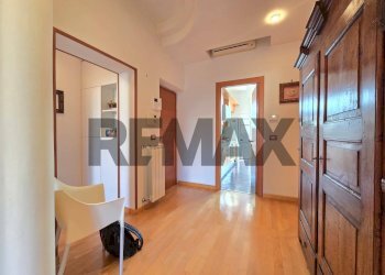 Hall / corridoio - Four-room apartment Via Firenze
15, Roma - photo 36