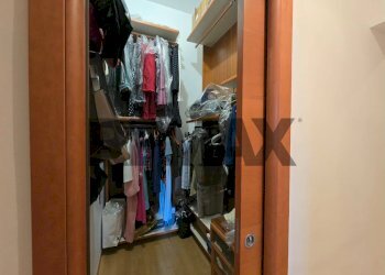 Cabina armadio - Four-room apartment Via Firenze
15, Roma - photo 38