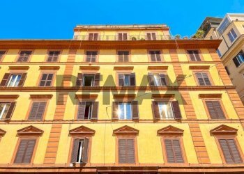 Edificio all\'aperto - Four-room apartment Via Firenze
15, Roma - photo 42