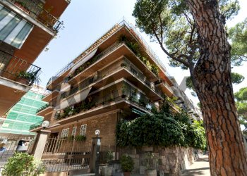 Edificio all\'aperto - Trilocale Via Nomentana
903, Roma - foto 2