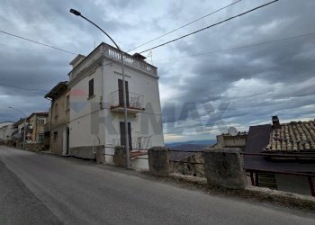 Edificio all\'aperto - Independent house Via Casere
 
83, Pretoro - photo 2