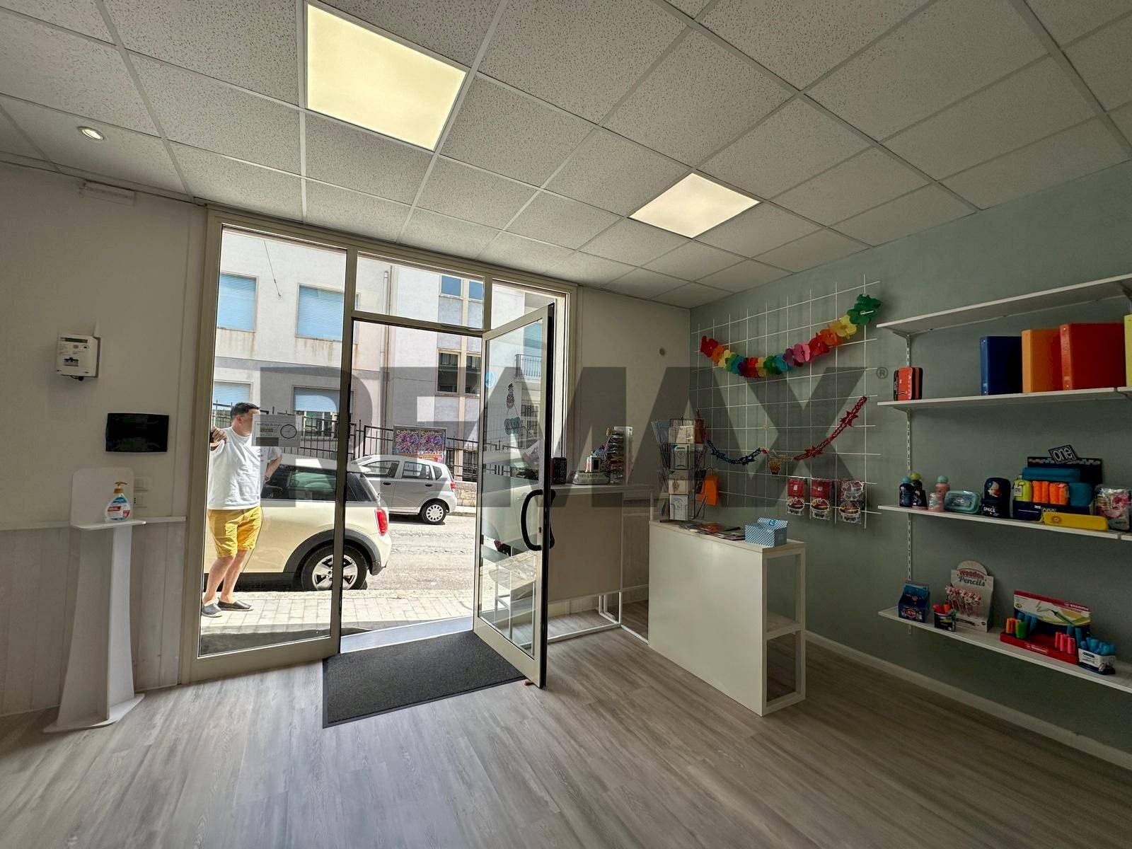 Palestra - Commercial Activity via delle palme
32, Ragusa - photo 2