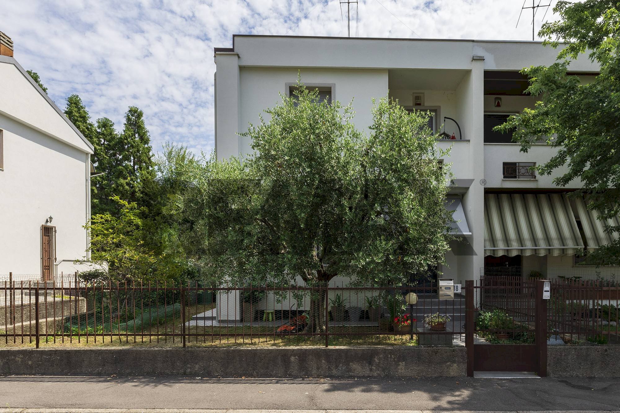 Edificio all\'aperto - Casa semi indipendente Via Attilio Agosti
18, Legnano - foto 3