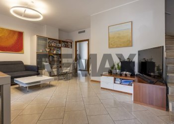 Sala da pranzo - Casa semi indipendente Via Attilio Agosti
18, Legnano - foto 4