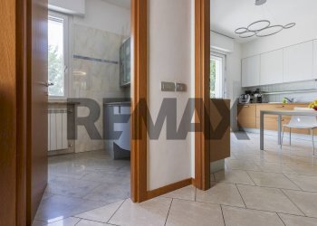 Hall / corridoio - Casa semi indipendente Via Attilio Agosti
18, Legnano - foto 7