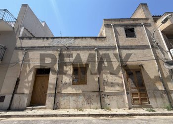 Edificio all\'aperto - Independent house Via Faro Pizzoli
 
164, Cinisi - photo 1