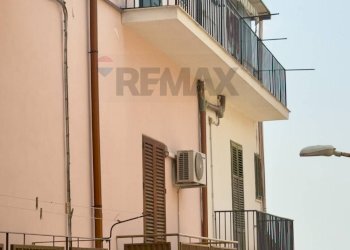 Edificio all\'aperto - Semi-detached house via Giuseppe Garibaldi
 
49, San Cipirello - photo 2
