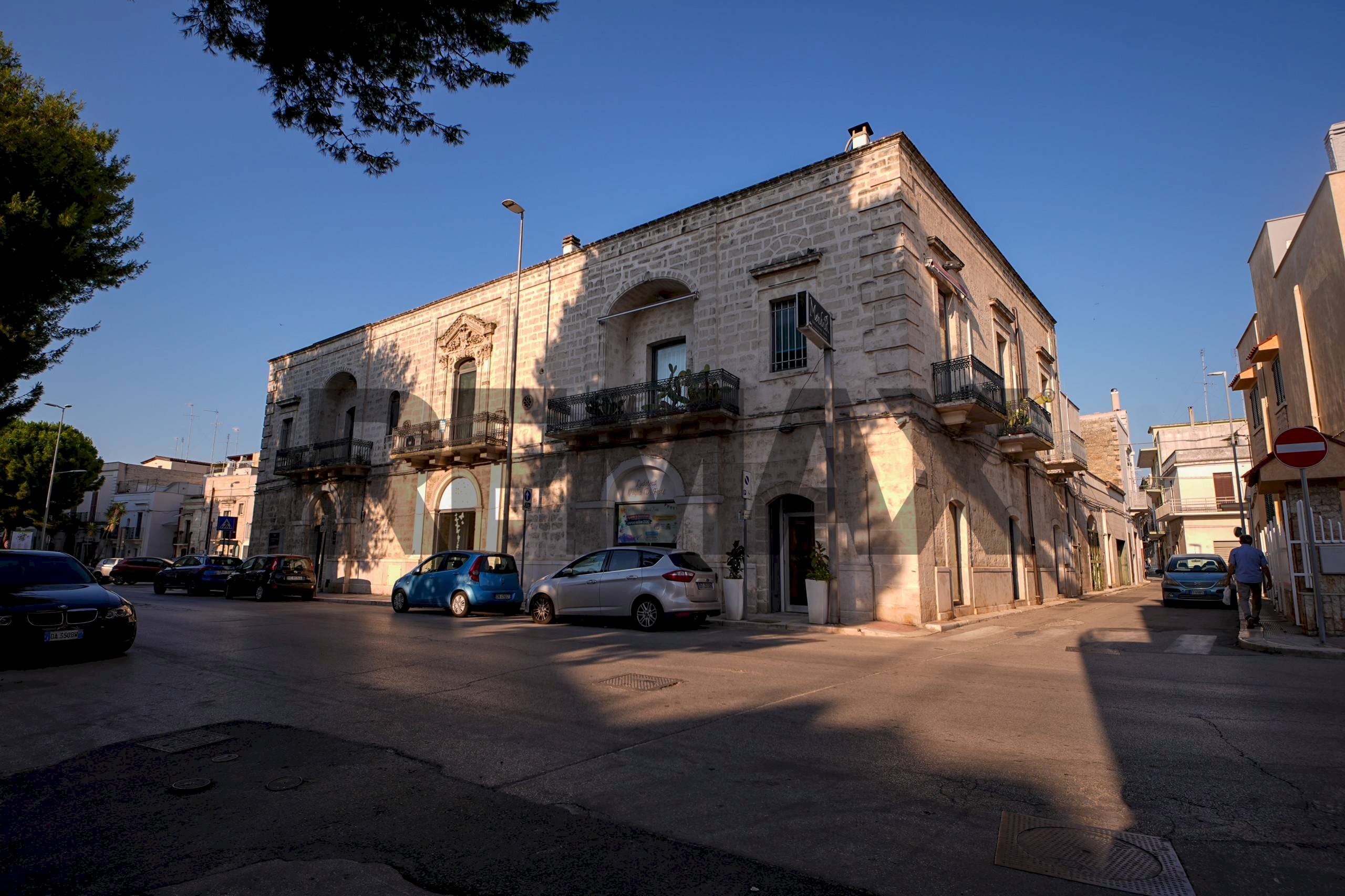 Edificio all\'aperto - Commercial Activity via Casamassima
 
2B, Capurso - photo 1