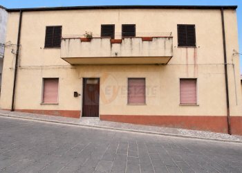 Foto 1 - Quadrilocale Via San Giovanni
 
5, Chiaramonti - foto 1