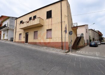 Foto 2 - Quadrilocale Via San Giovanni
 
5, Chiaramonti - foto 2