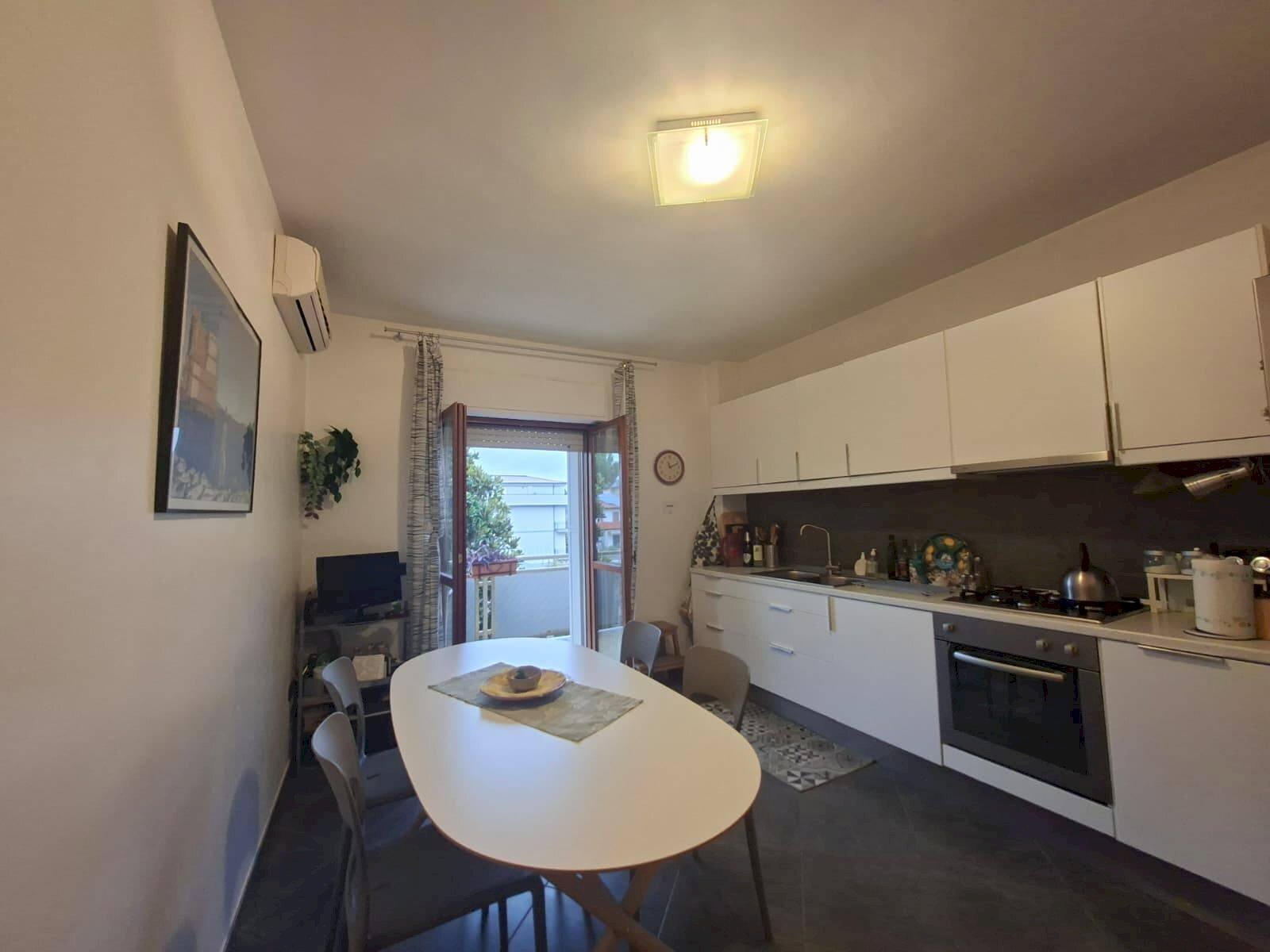 Foto 1 - Apartment VIA MARTIRI DI BELLONA
 
14, Caserta - photo 1
