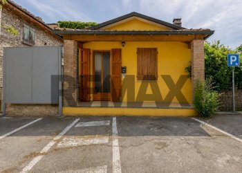 Casa all\'aperto - Casa indipendente IX luglio
 
63, Varano de' Melegari - foto 2