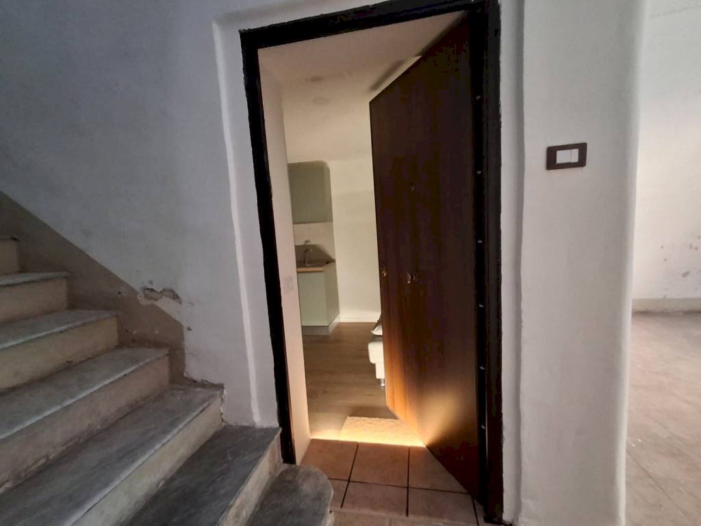 Interno palazzo - One-room apartment via Felice Cavallotti, 48, Taranto - photo 3
