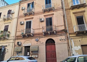 Facciata - Monolocale via Felice Cavallotti, 48, Taranto - foto 1
