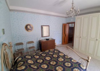 Camera da letto - Appartamento via Vaccarella, 1, Taranto - foto 8
