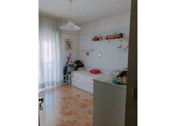 Camera da letto - Quadrilocale via Giovanni Amendola, 9, Acqui Terme - foto 4