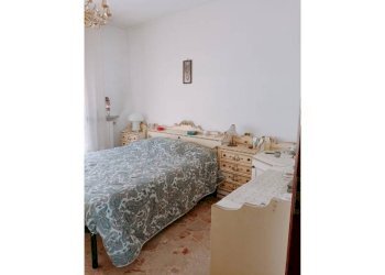 Camera da letto - Quadrilocale via Giovanni Amendola, 9, Acqui Terme - foto 8