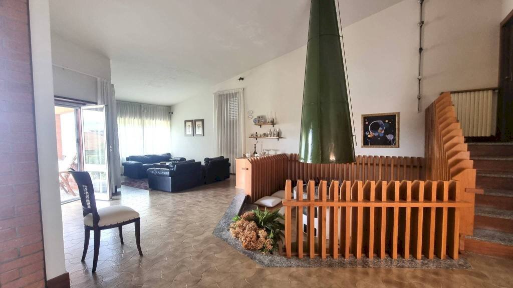 Salone - Villa vicolo Stretto, 9, Incisa Scapaccino - foto 3