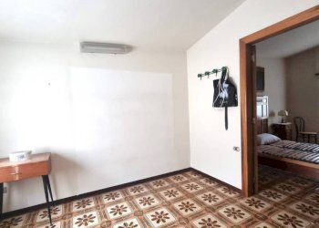 Camera da letto - Villa vicolo Stretto, 9, Incisa Scapaccino - foto 13