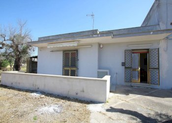 Facciata - Villa via Covile, Casarano - foto 2