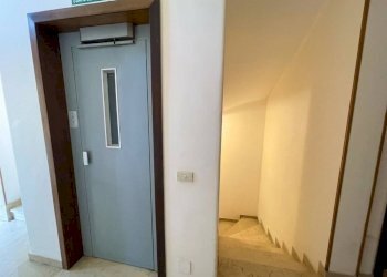 Ascensori - Three-room apartment via Ammiraglio Carlo Mirabello, Tortona - photo 12