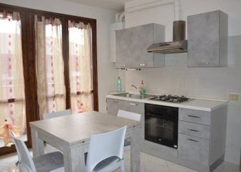 Cucina - Bilocale via 22 Marzo, 35, Gallarate - foto 2