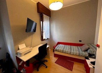 Camera da letto - Three-room apartment via Gerolamo Cardano, 5, Gallarate - photo 18