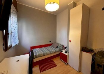 Camera da letto - Trilocale via Gerolamo Cardano, 5, Gallarate - foto 29
