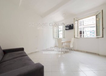 Salone - Two-room apartment via delle Fontane, Genova (neighborhood Centro Storico) - photo 2