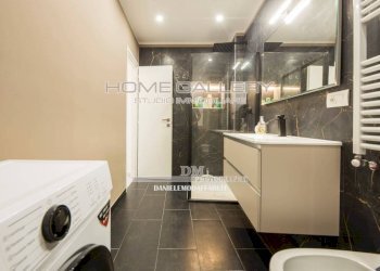 Bagno - Two-room apartment via delle Fontane, Genova (neighborhood Centro Storico) - photo 15