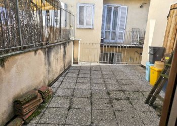Cortile interno - Three-room apartment corso Dello Statuto, Mondovì - photo 4