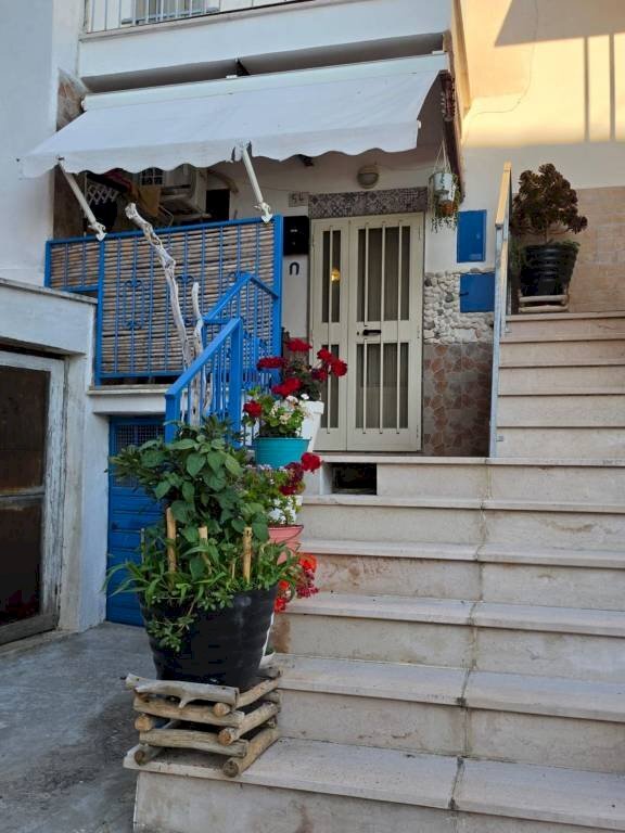 Facciata - One-room apartment via De Angelis, 46, Ischitella - photo 1