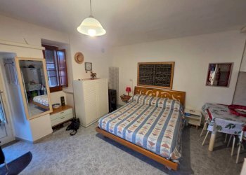 Camera da letto - One-room apartment via De Angelis, 46, Ischitella - photo 9